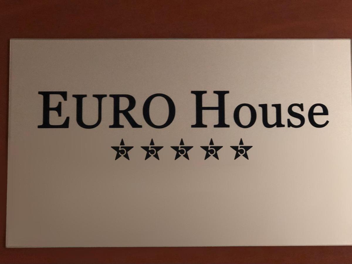Auberge de jeunesse Euro House à Modène Extérieur photo