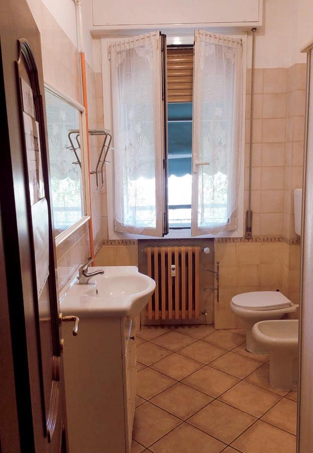 Auberge de jeunesse Euro House à Modène Extérieur photo