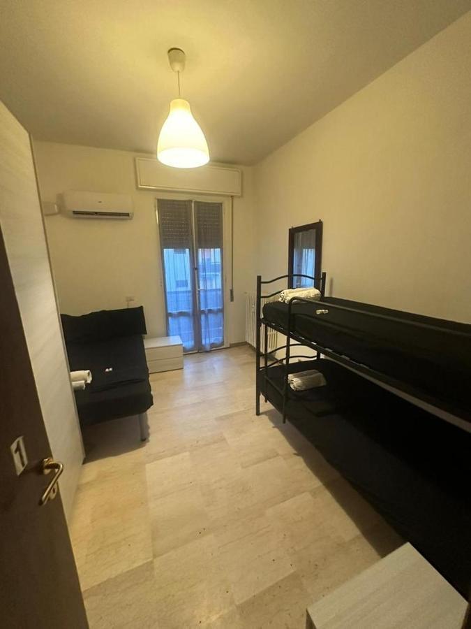 Auberge de jeunesse Euro House à Modène Extérieur photo